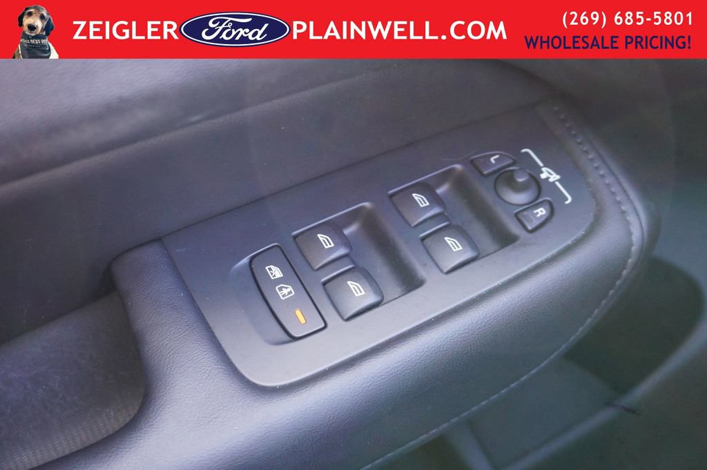 Used 2023 Volvo XC60 T8 Plus w/ Protection Package Premier image 30