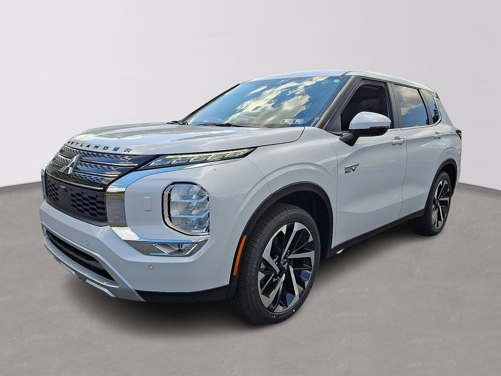 New 2025 Mitsubishi Outlander SE image 3