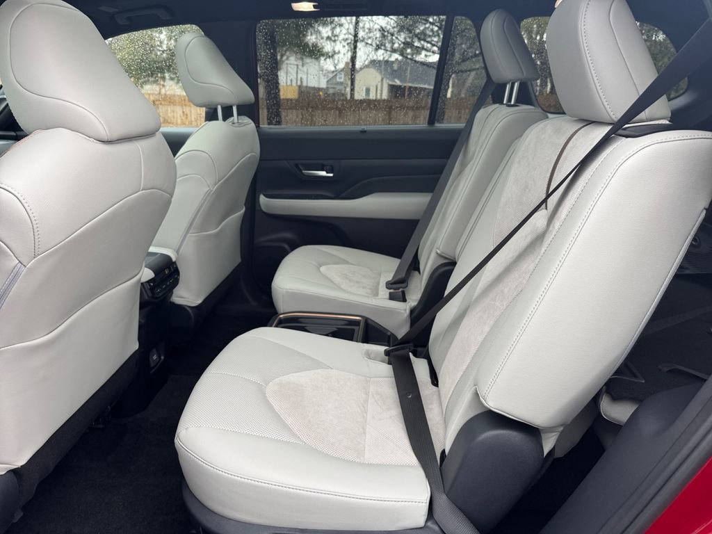 Used 2026 Toyota Grand Highlander AWD Hybrid image 19