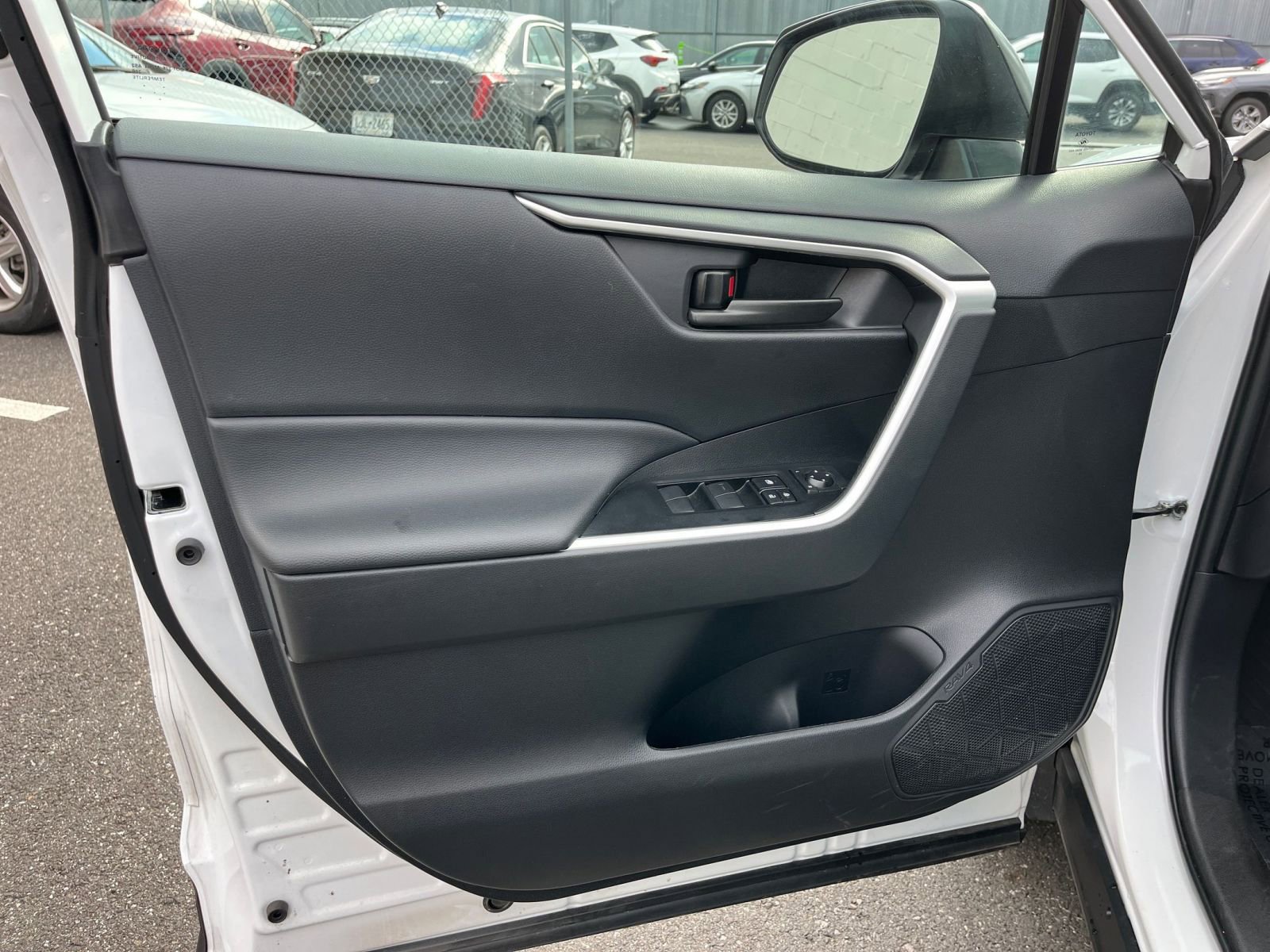 Used 2025 Toyota RAV4 LE image 20