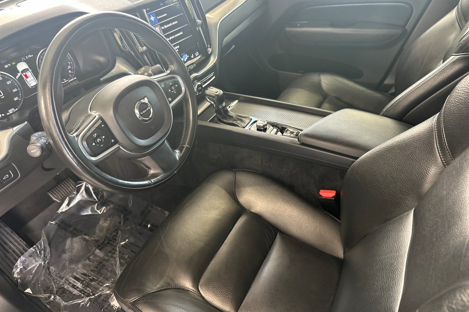 Used 2018 Volvo XC60 T6 Momentum w/ Convenience Package AWD/4WD image 11