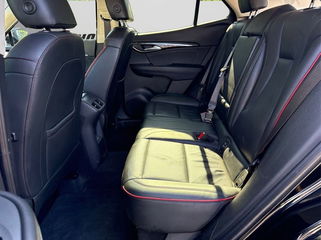 Used 2022 Buick Envision Essence w/ Technology Package II image 10