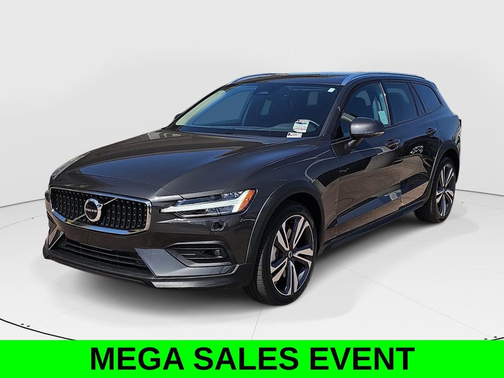 Used 2025 Volvo V60 B5 Cross Country Plus AWD/4WD image 7
