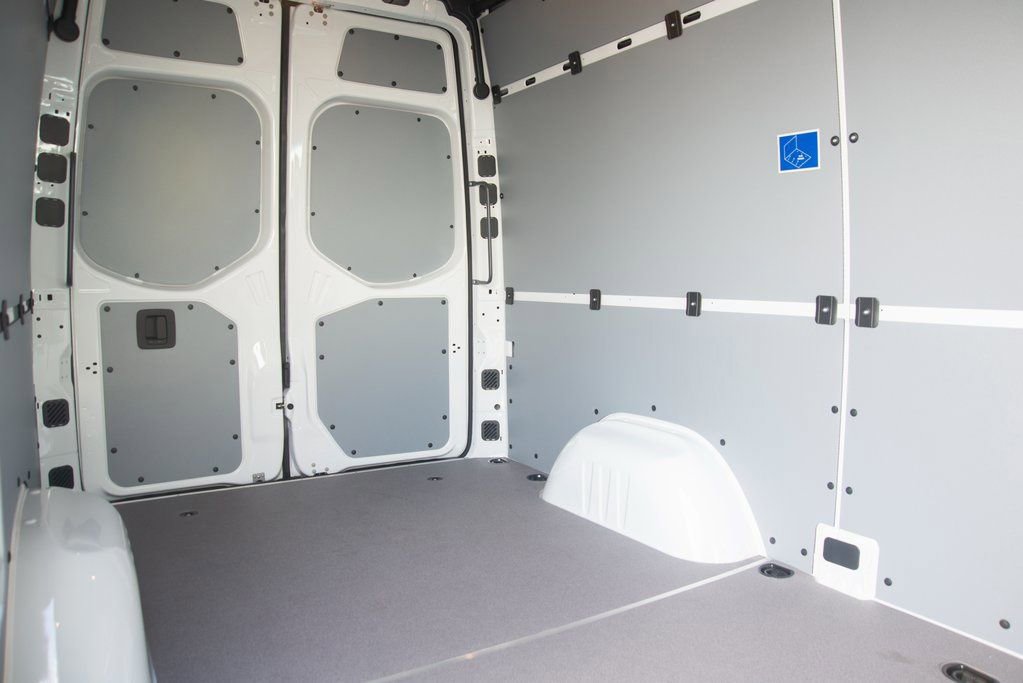 Used 2025 Mercedes-Benz Sprinter 2500 image 36