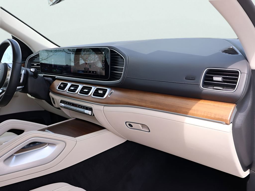Used 2022 Mercedes-Benz GLS 450 4MATIC image 9