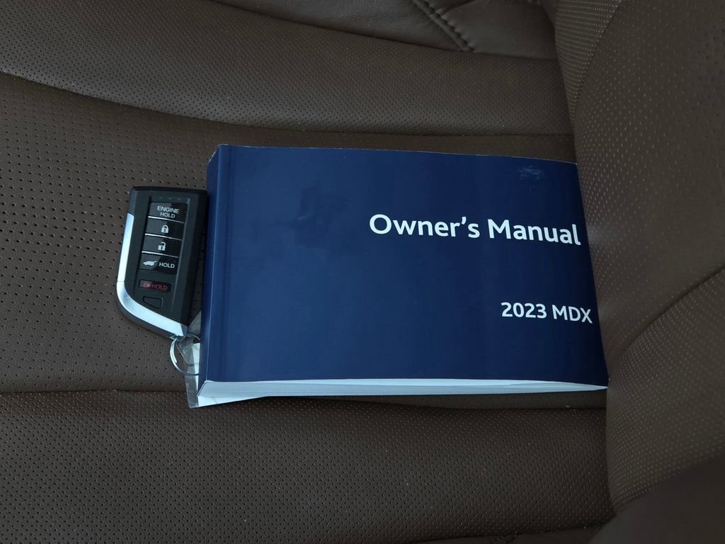 Used 2023 Acura MDX SH-AWD w/ Advance Package image 11