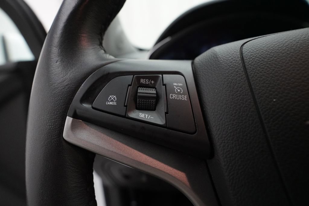 Certified 2022 Chevrolet Trax LT w/ LT Convenience Package image 17