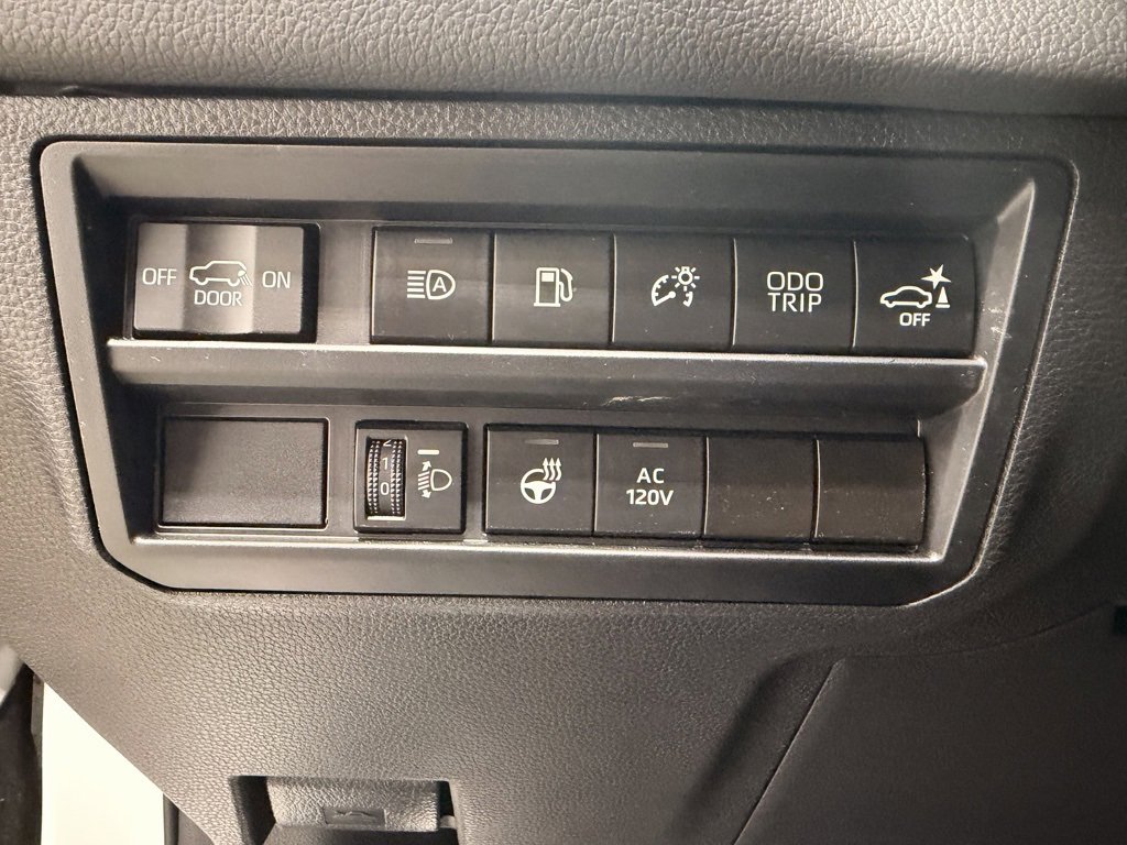 Used 2024 Toyota Sequoia Limited image 22