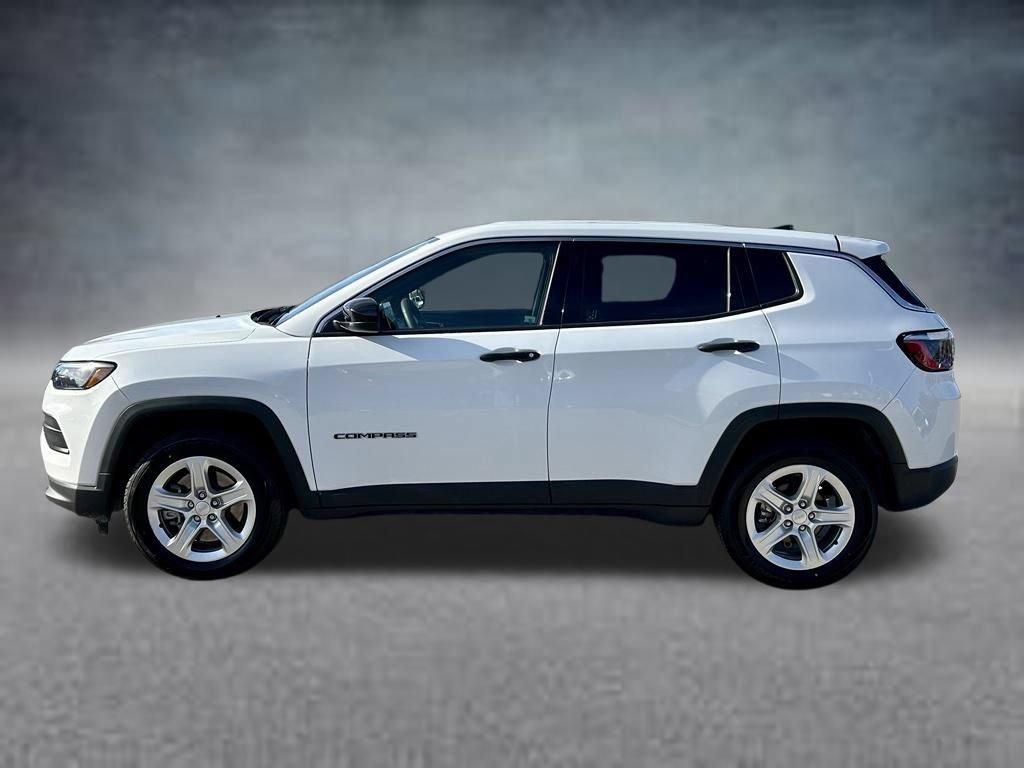Used 2024 Jeep Compass Sport AWD/4WD image 9