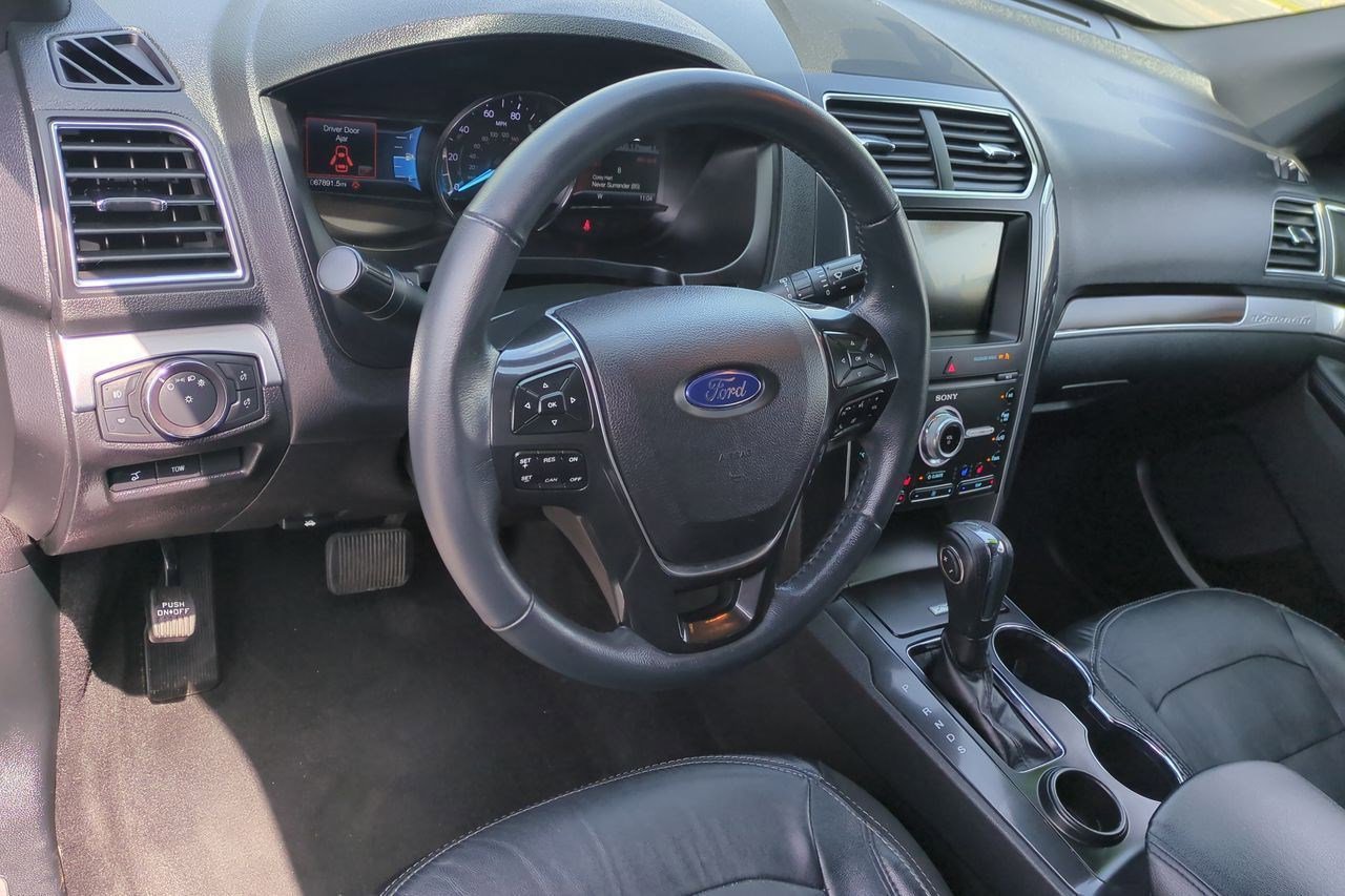 Used 2019 Ford Explorer Limited w/ Class III Trailer Tow Package FWD image 10