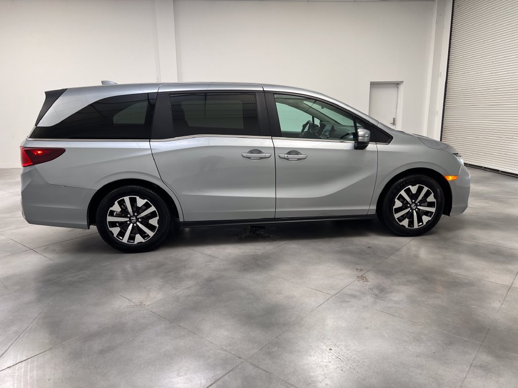 Used 2025 Honda Odyssey EX-L image 9