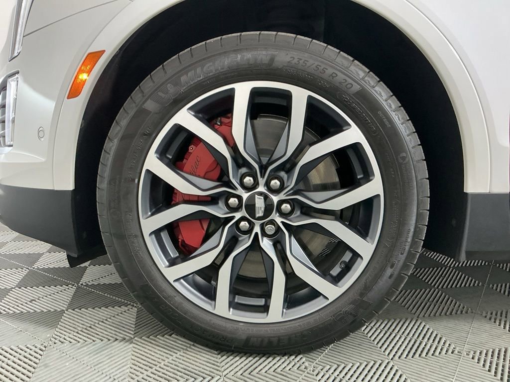 Used 2025 Cadillac XT5 Sportv w/ Technology Package AWD/4WD image 35