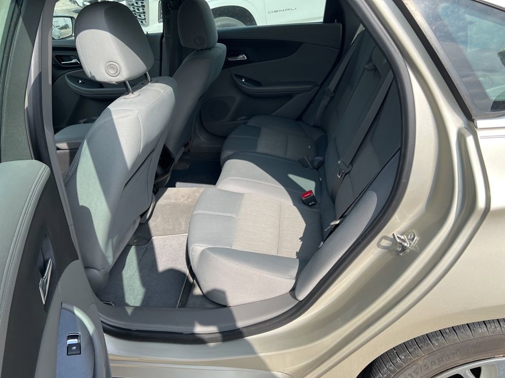 Used 2015 Chevrolet Impala LS FWD image 4
