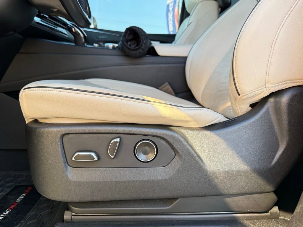 Used 2021 Cadillac Escalade Sport w/ Driver Assist Tech Package image 9