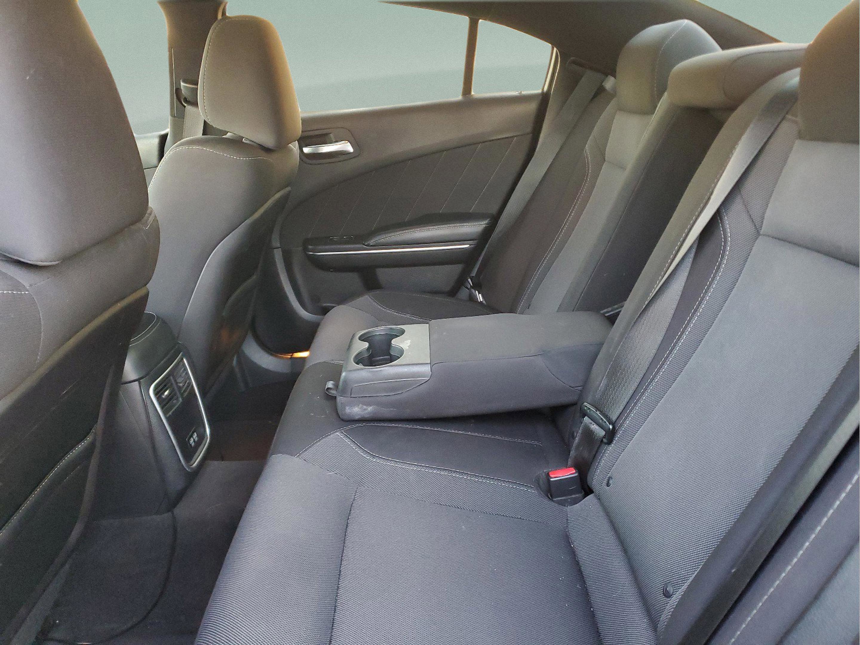 Used 2016 Dodge Charger SXT image 8