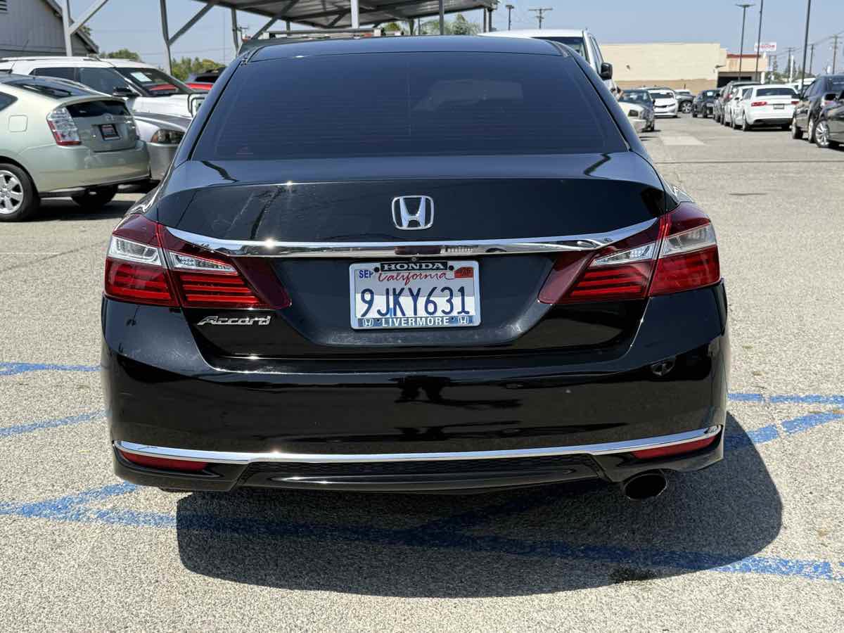 Used 2017 Honda Accord LX image 27