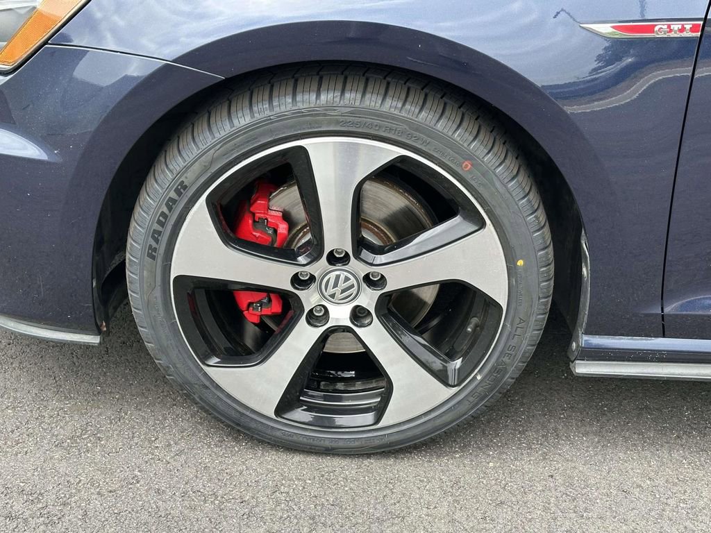 Used 2016 Volkswagen GTI SE FWD image 26