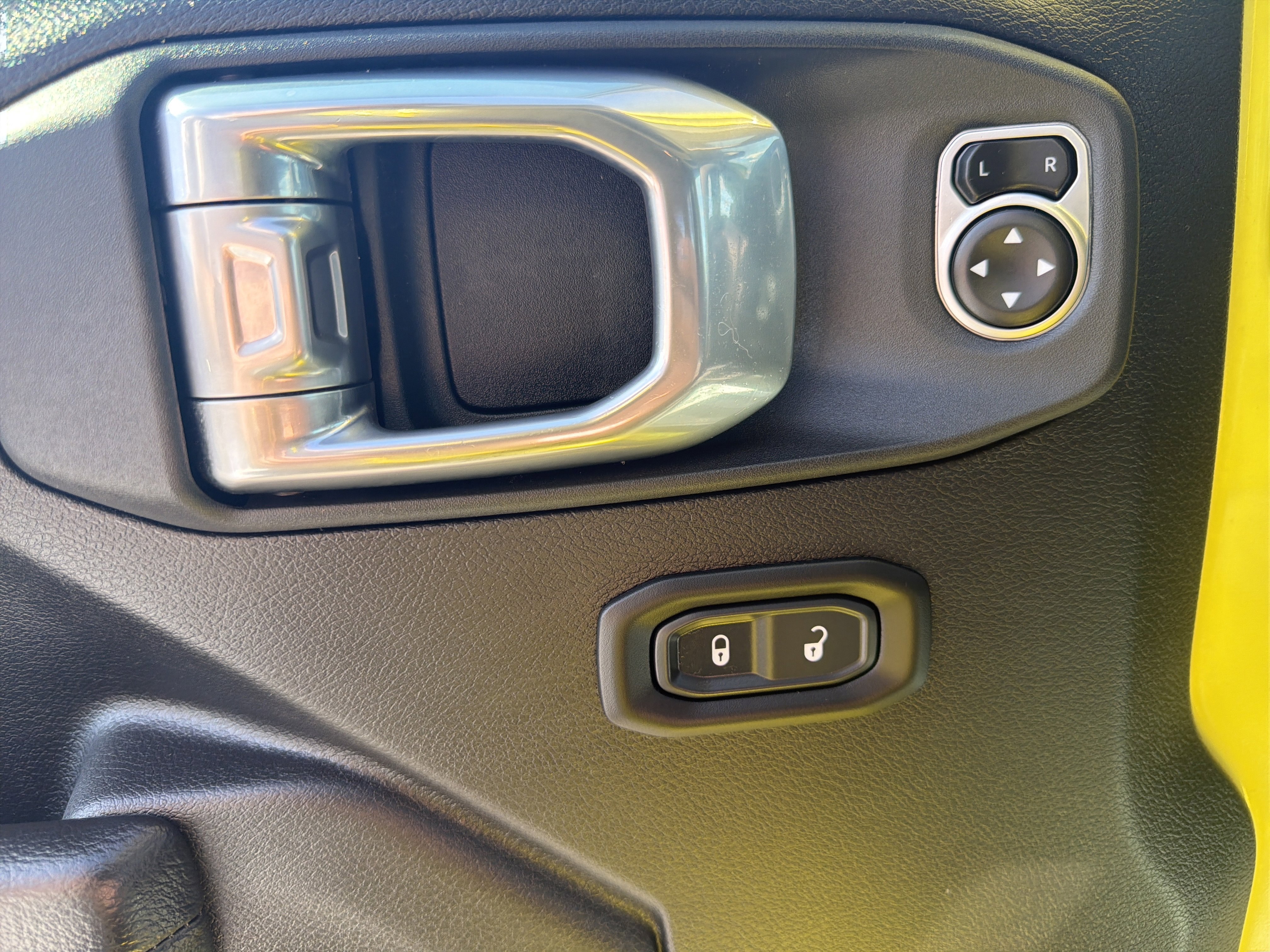 Used 2024 Jeep Wrangler Sport S w/ Convenience Group AWD/4WD image 16