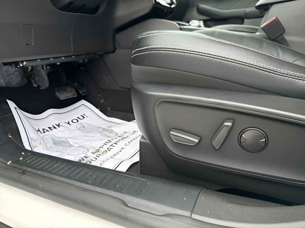 Used 2023 Ford Escape Platinum w/ Premium Technology Package image 25