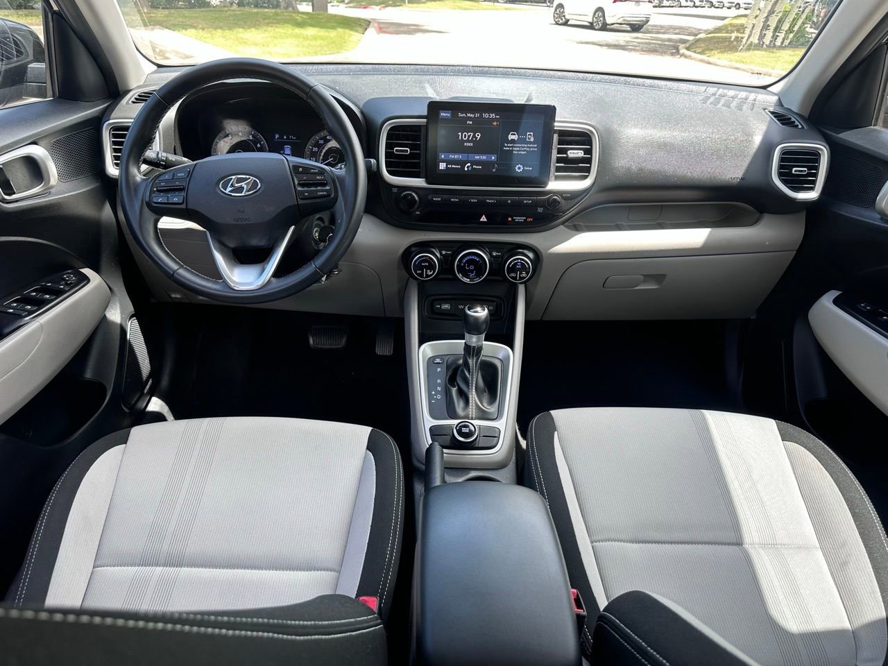 Used 2022 Hyundai Venue SEL FWD image 16