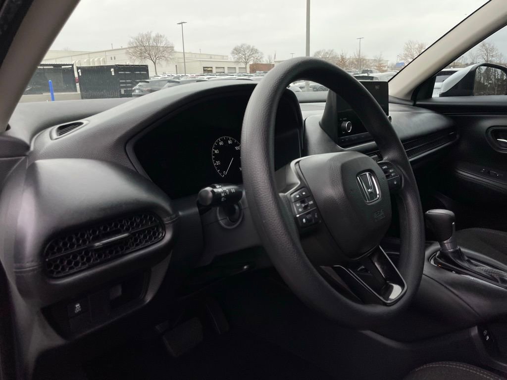 Used 2025 Honda HR-V LX image 27