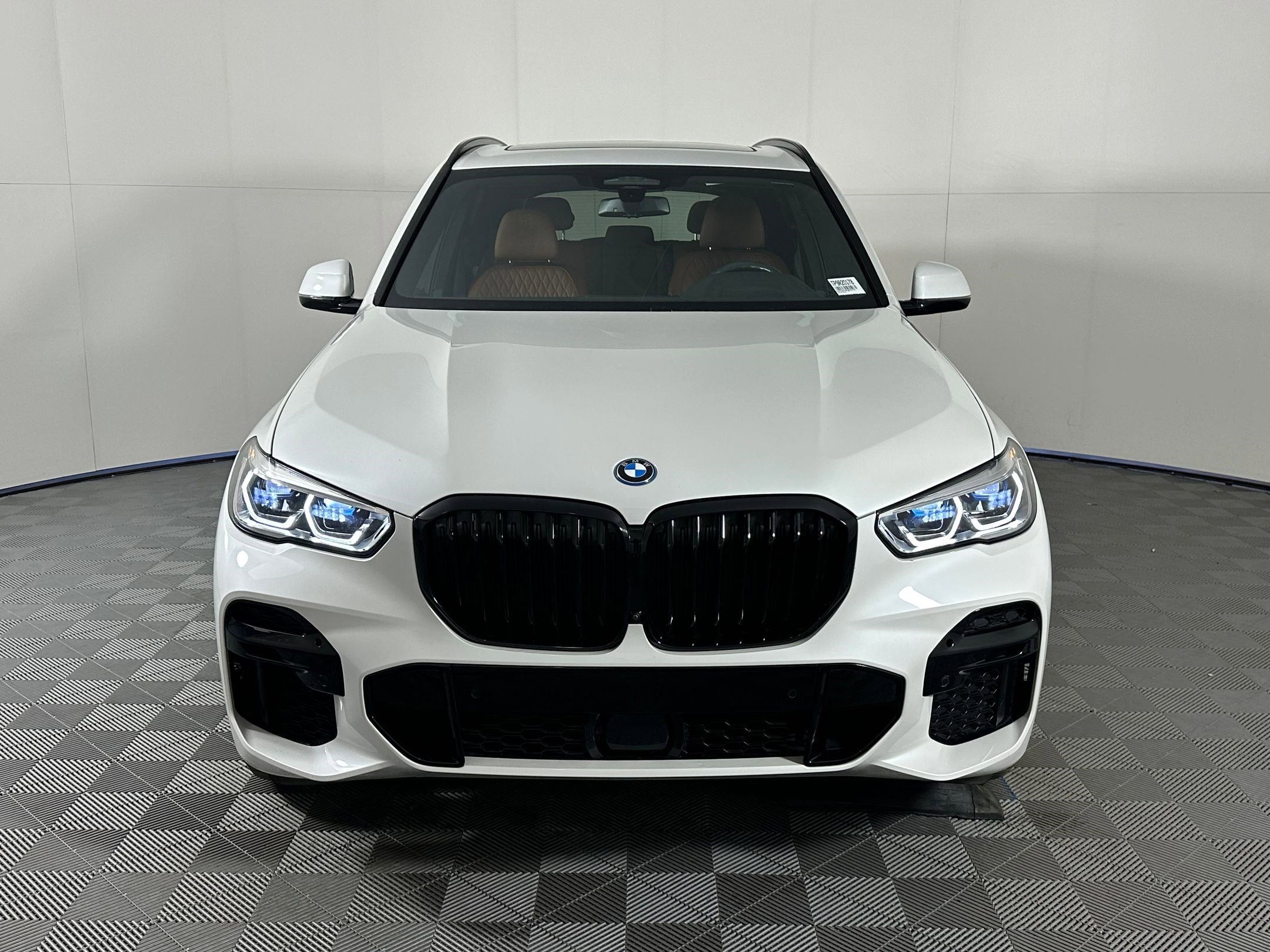 Used 2023 BMW X5 xDrive45e w/ Executive Package image 5