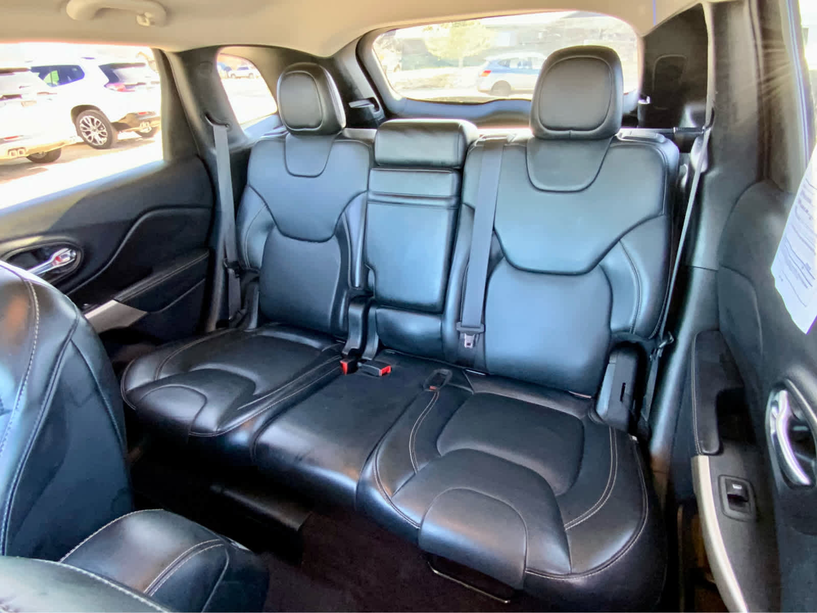 Used 2018 Jeep Cherokee Limited image 26