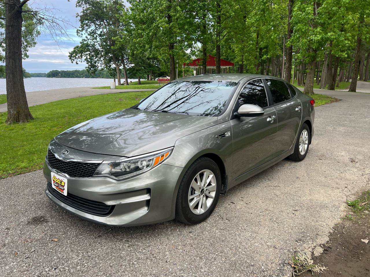 Used 2017 Kia Optima LX w/ Driver Convenience Package FWD image 2
