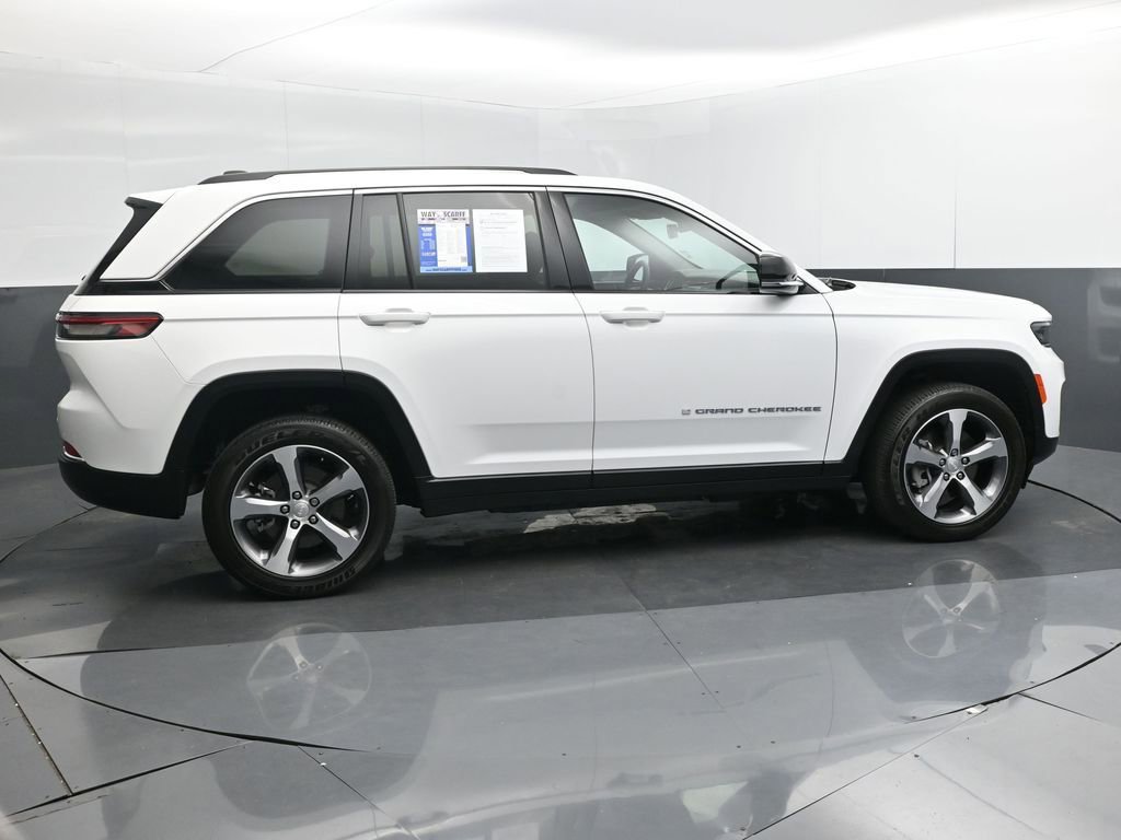 Used 2023 Jeep Grand Cherokee 4WD 4xe image 7