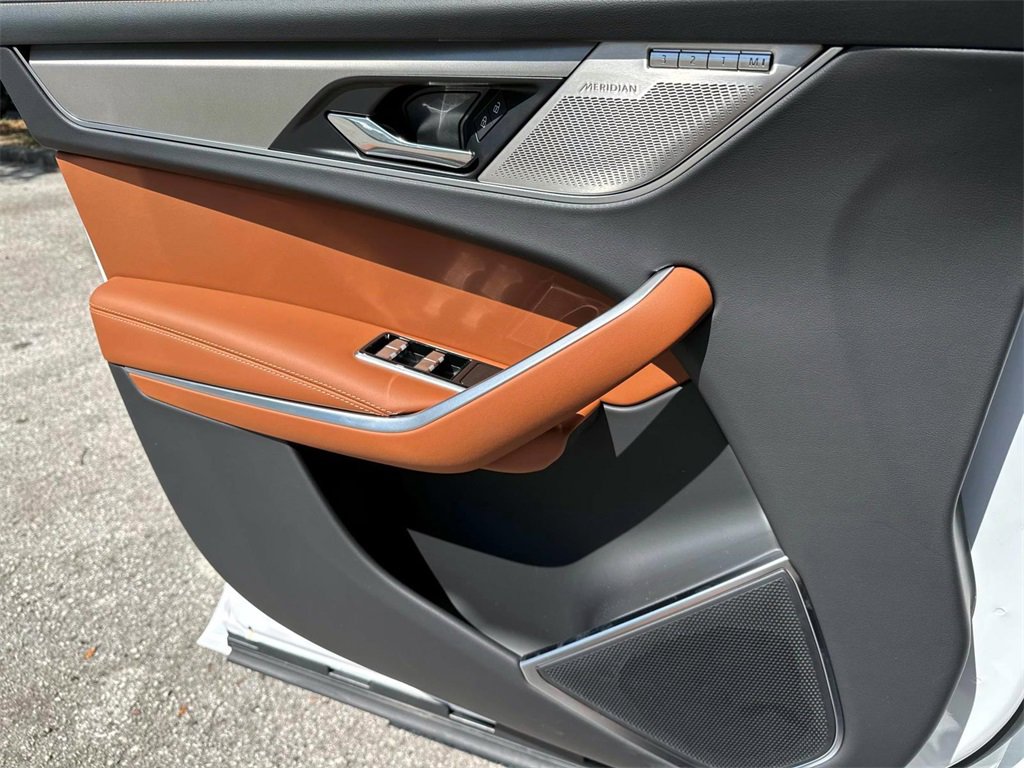 Used 2026 Jaguar F-PACE R-Dynamic S image 18