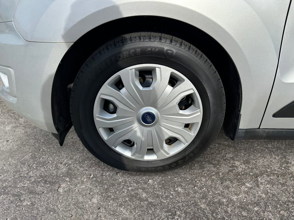 Used 2022 Ford Transit Connect XLT image 8