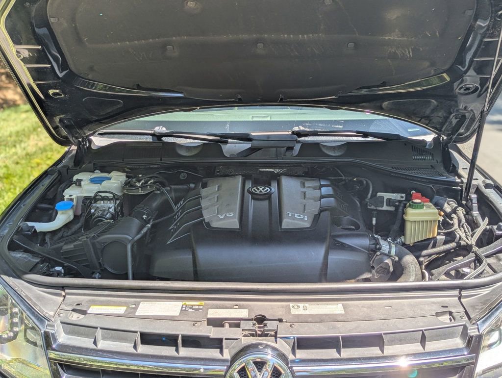 Used 2014 Volkswagen Touareg TDI AWD/4WD image 27