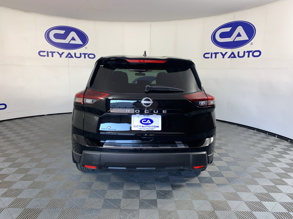 Used 2026 Nissan Rogue SV FWD image 4