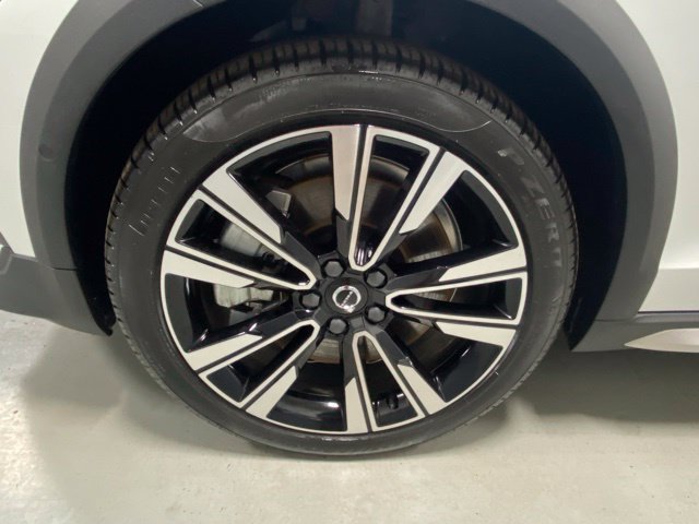 Certified 2025 Volvo V60 B5 Cross Country Ultra AWD/4WD image 6