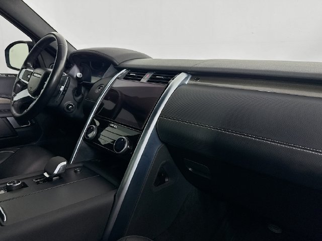 Used 2023 Land Rover Discovery Metropolitan Edition AWD/4WD image 27