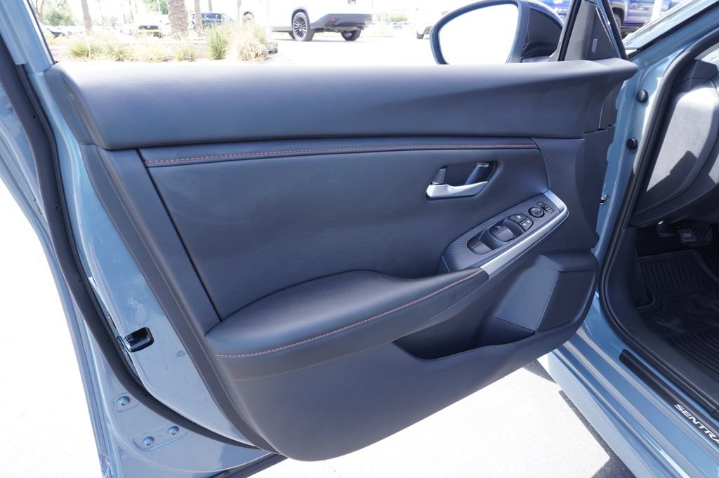 Certified 2025 Nissan Sentra SR FWD image 14
