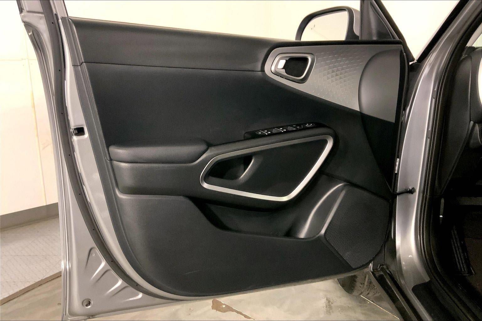 Certified 2025 Kia Soul LX FWD image 24