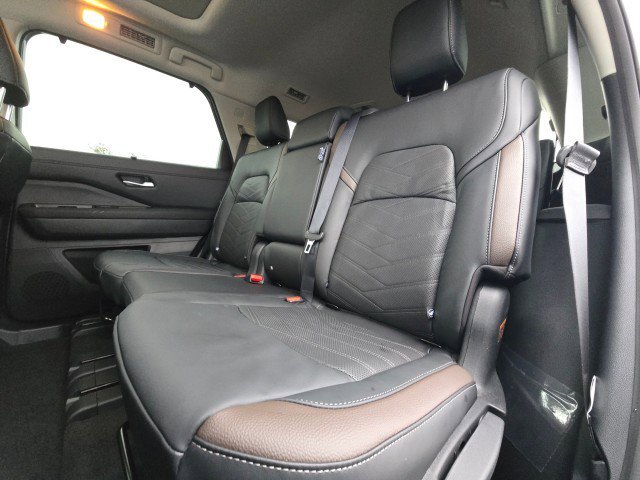 New 2025 Nissan Pathfinder Platinum w/ Cargo Package image 20