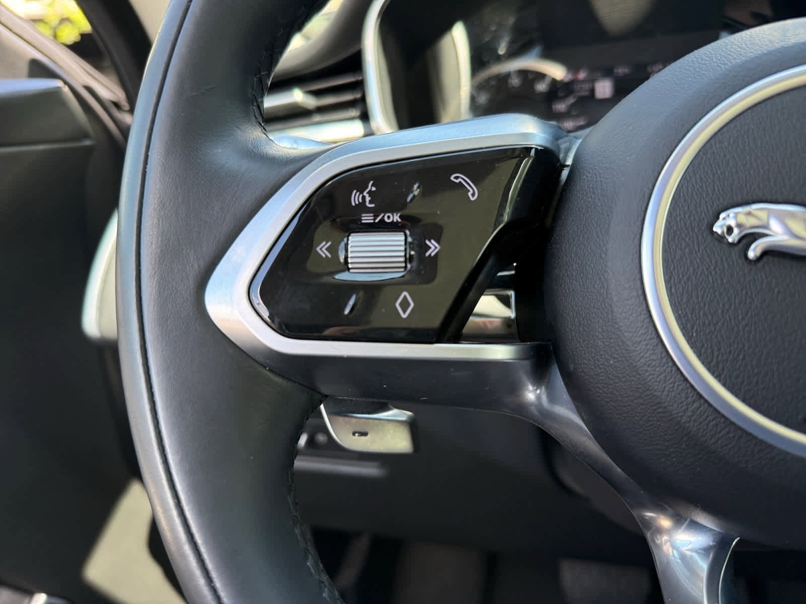 Used 2022 Jaguar F-PACE S AWD/4WD image 22