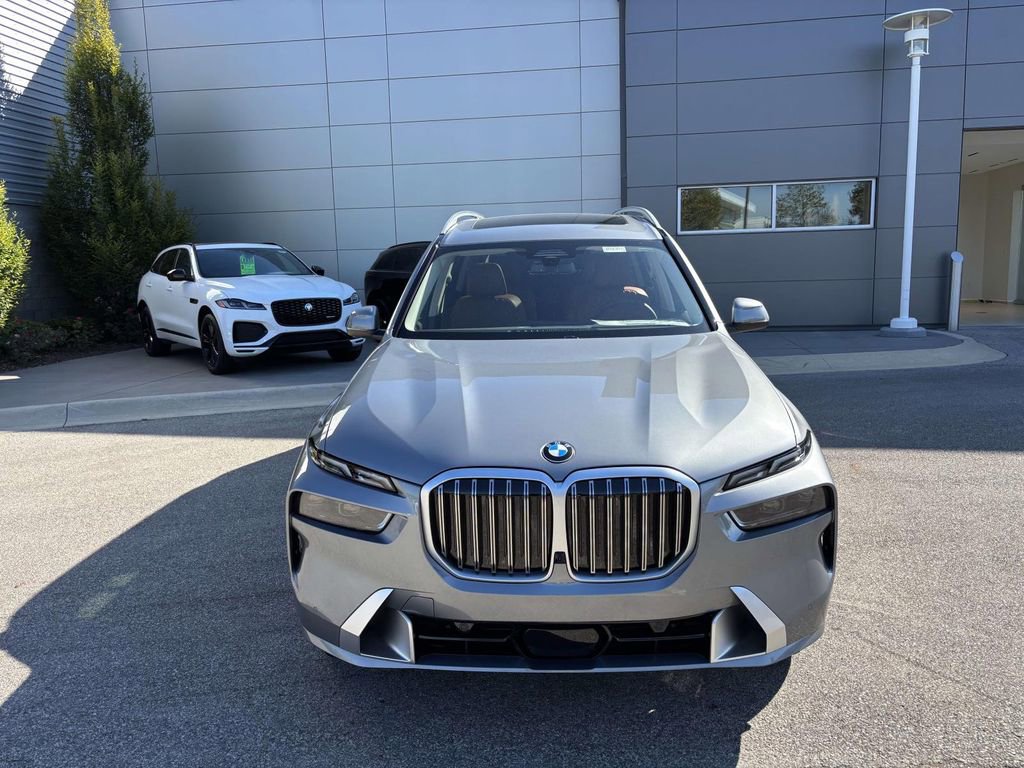 New 2026 BMW X7 xDrive40i image 2