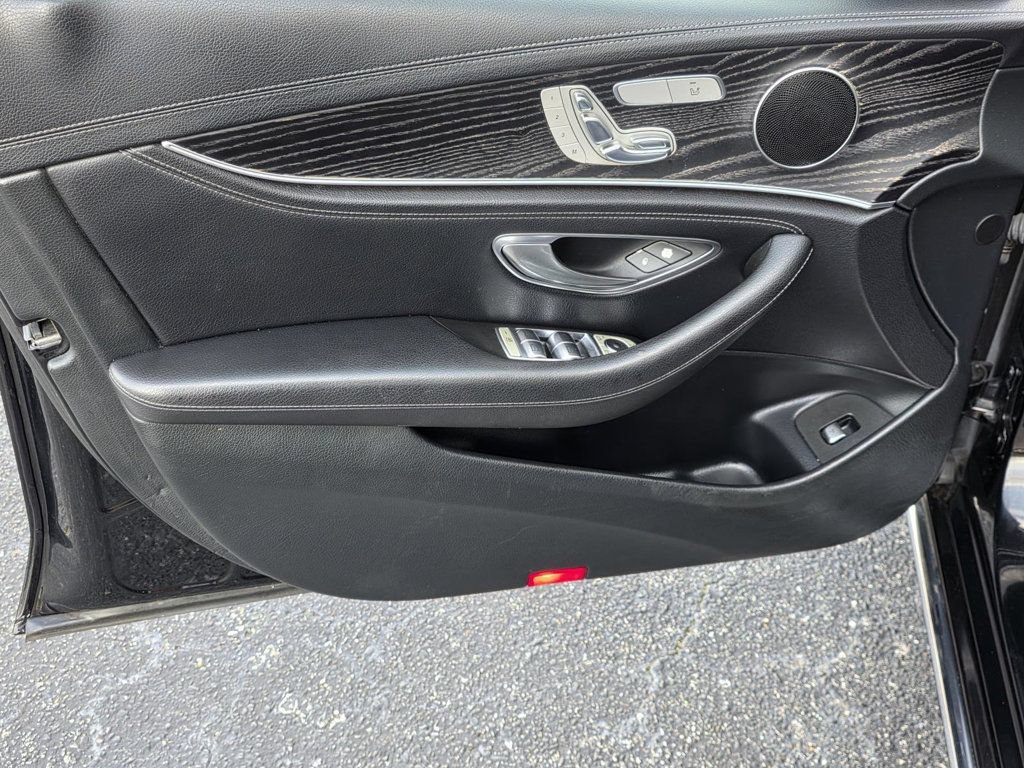 Used 2017 Mercedes-Benz E 300 image 28