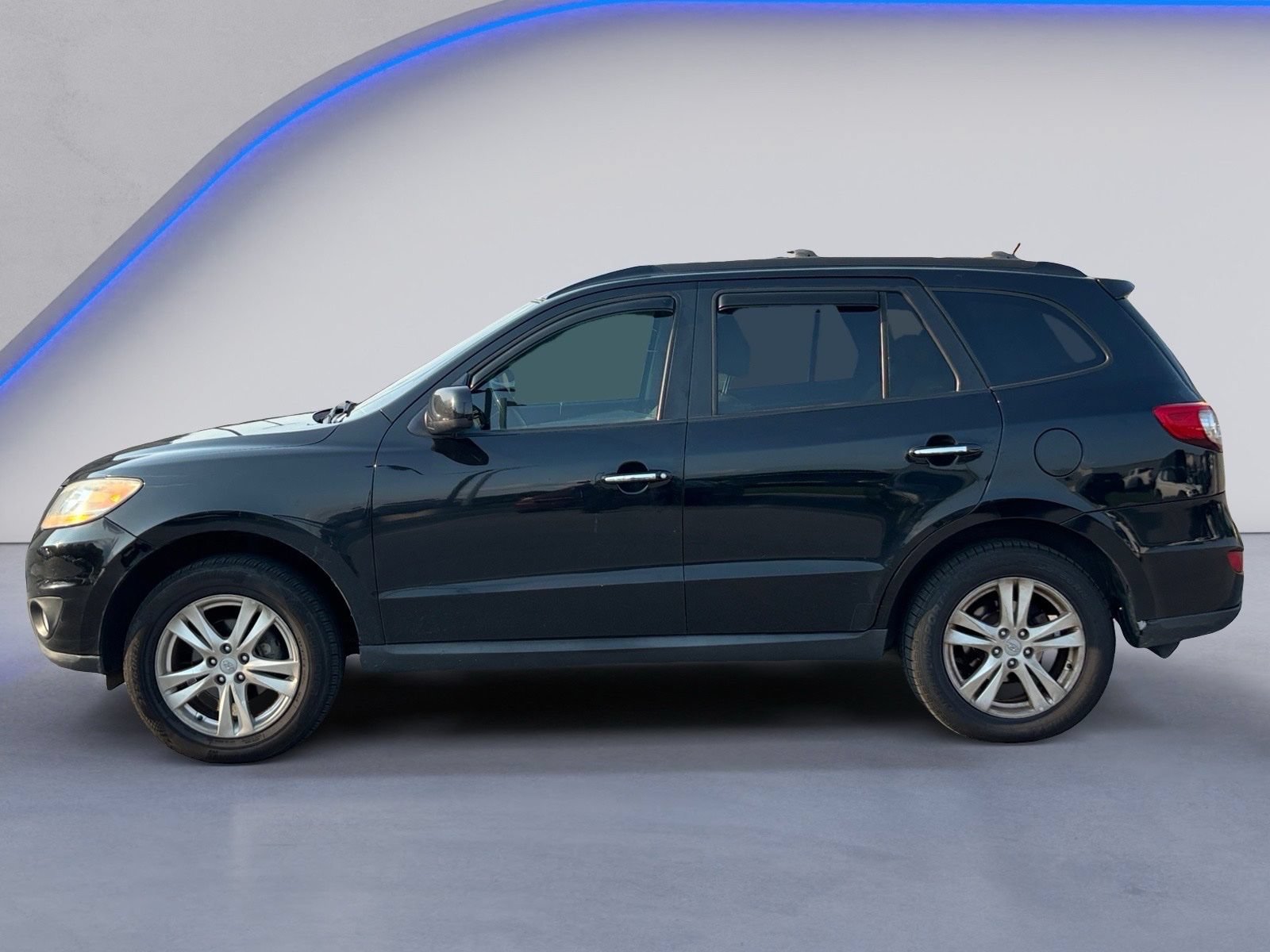 Used 2011 Hyundai Santa Fe Limited w/ Navigation Pkg 4 FWD image 3