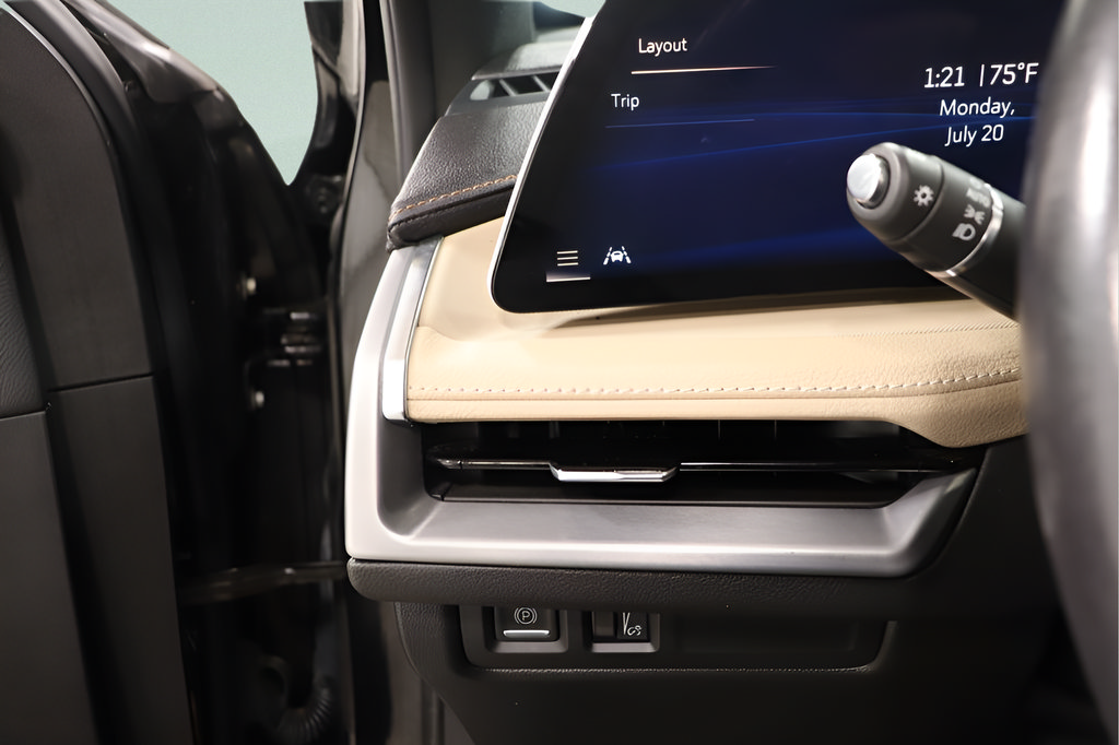 Used 2024 Cadillac XT4 Luxury FWD image 13