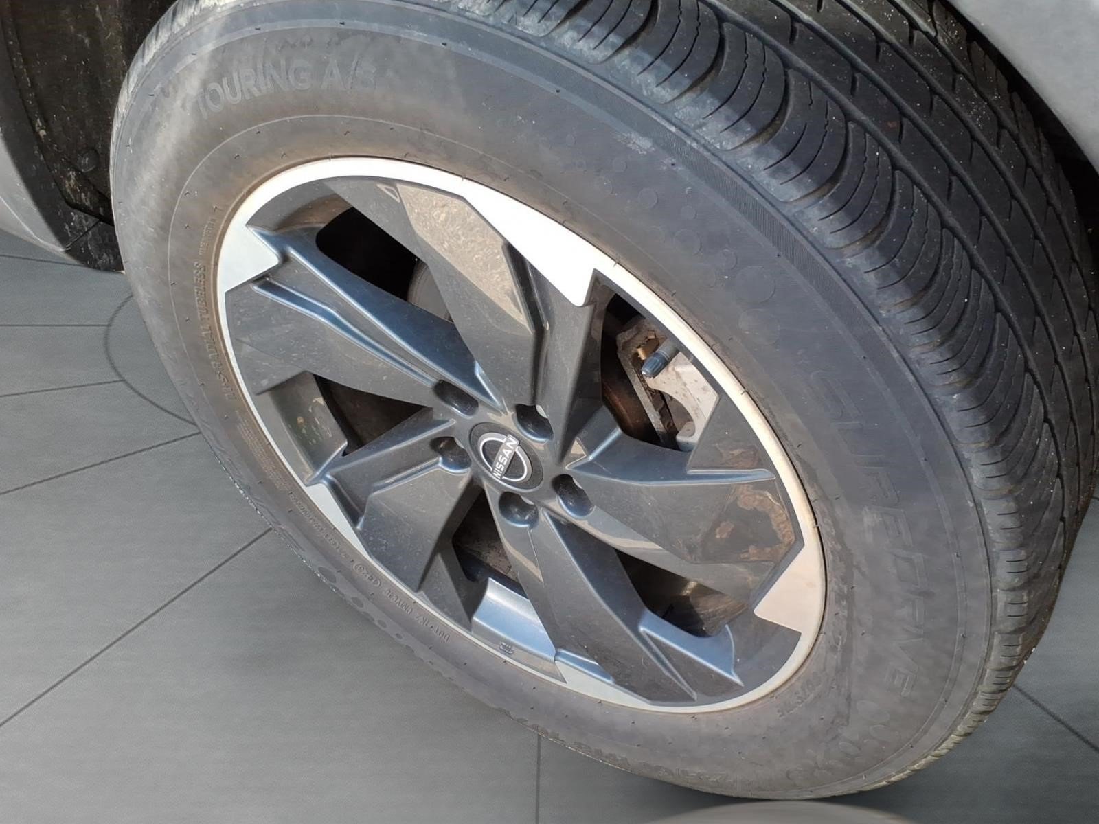 Used 2024 Nissan Rogue SV AWD/4WD image 6