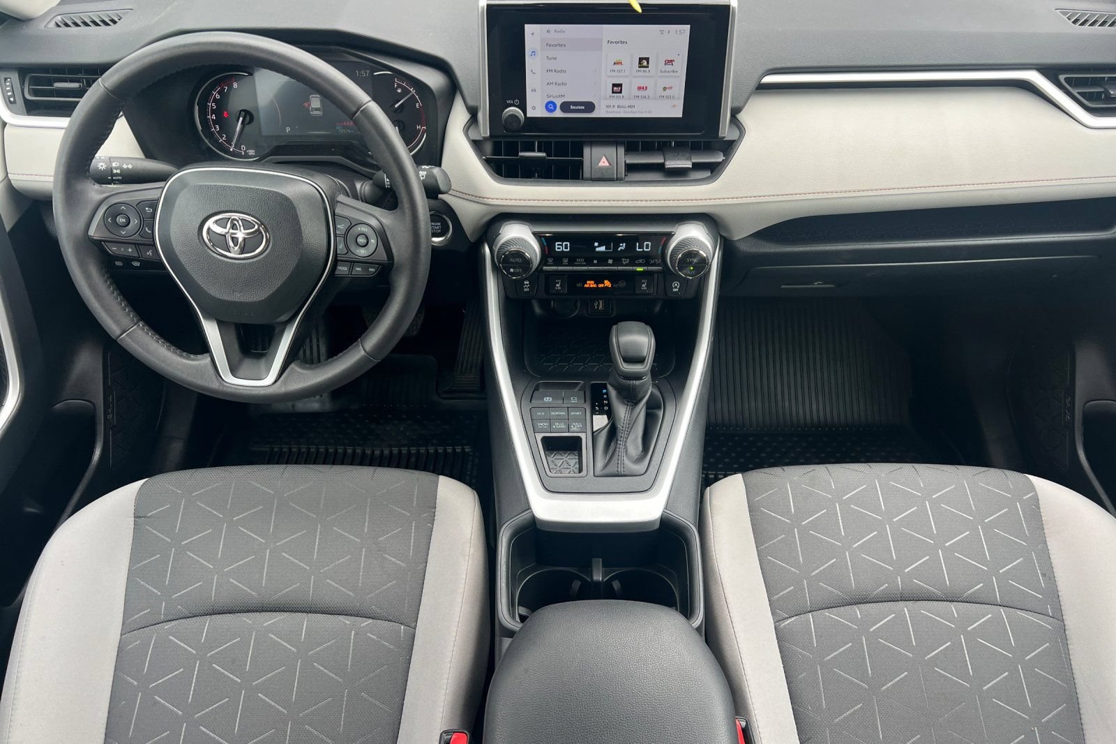 Used 2025 Toyota RAV4 XLE w/ Convenience Package AWD/4WD image 10
