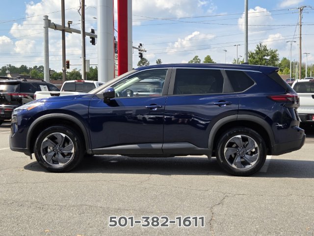 Used 2025 Nissan Rogue SV FWD image 2