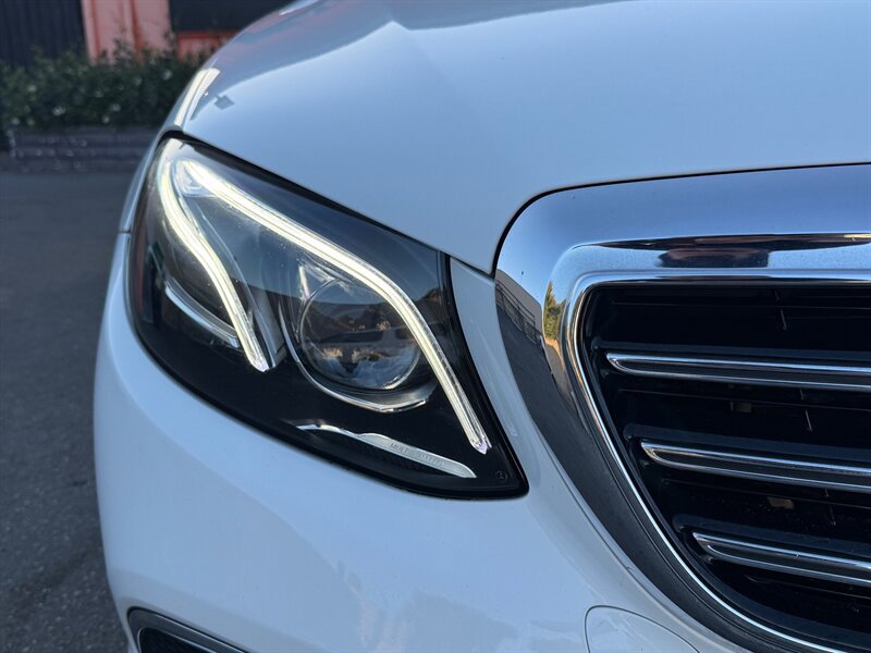 Used 2018 Mercedes-Benz E 300 image 4
