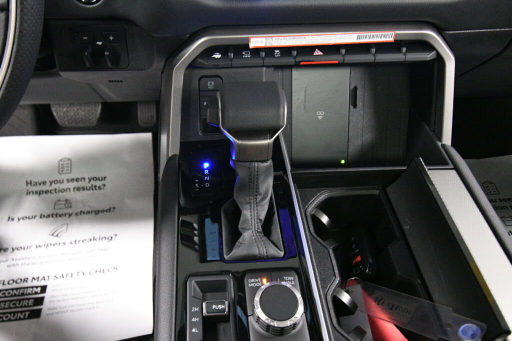 Certified 2025 Toyota Sequoia Limited w/ Tow Technology Package AWD/4WD image 17