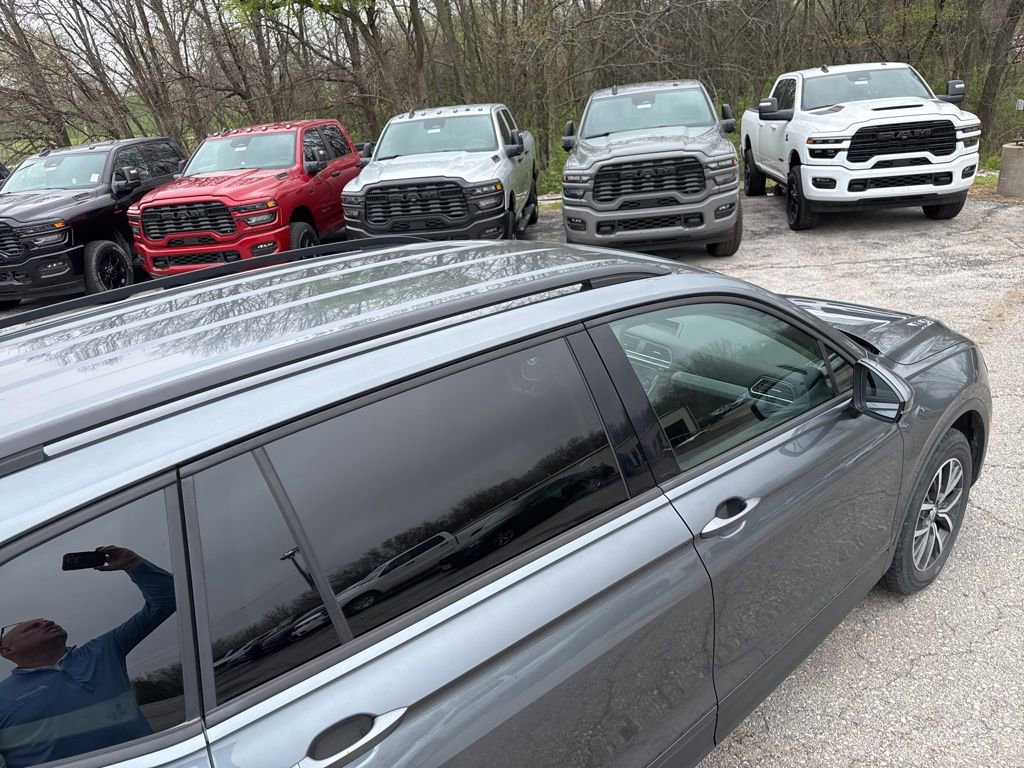 Used 2021 Volkswagen Tiguan S image 12