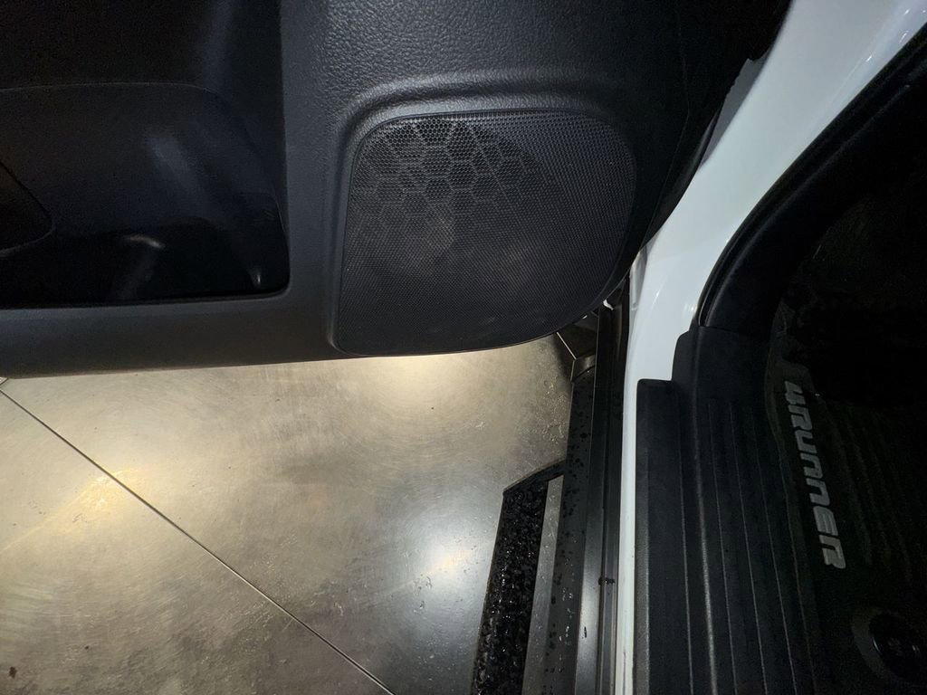 Used 2018 Toyota 4Runner TRD Off-Road Premium w/ Wilderness Package image 21